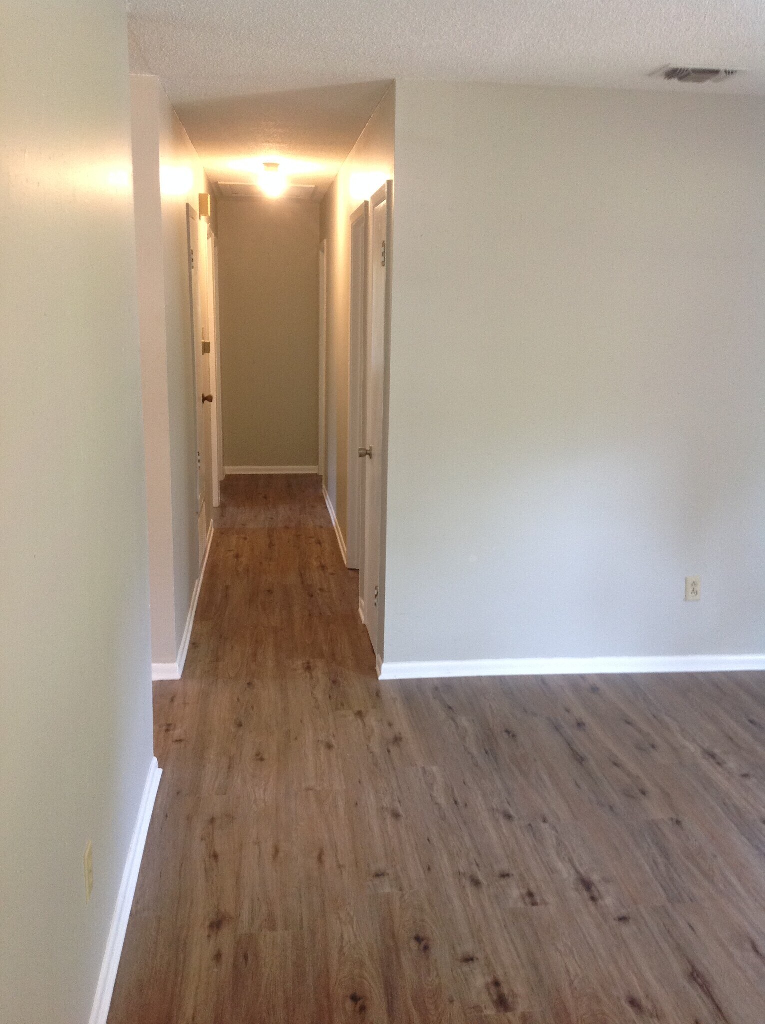 Building Photo - 2065 Marion Dr S