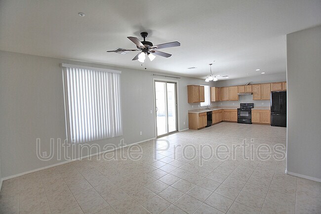 Building Photo - 8873 W Cameron Dr