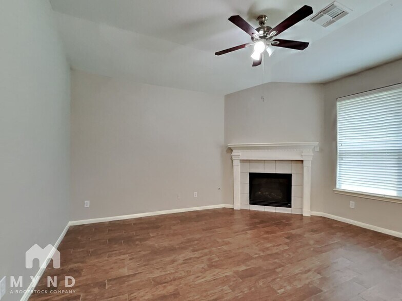 Building Photo - 3202 Black Ln