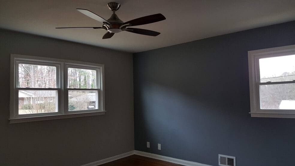 Building Photo - 1871 Cameo Ct