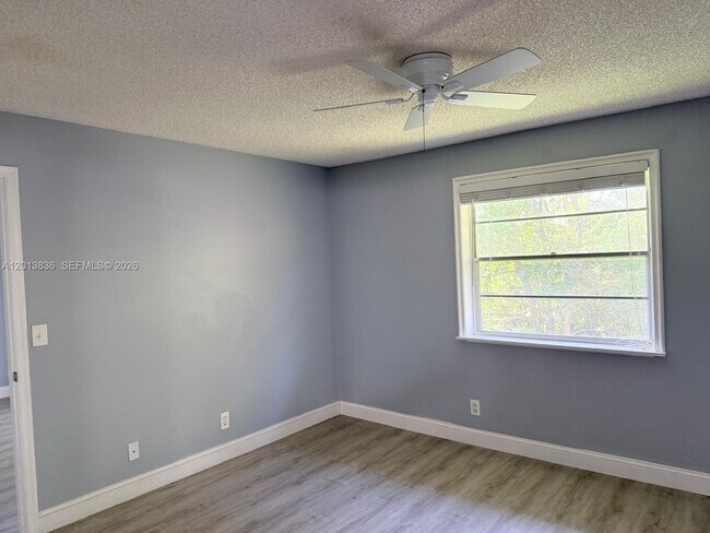 Building Photo - 8750 Royal Palm Blvd