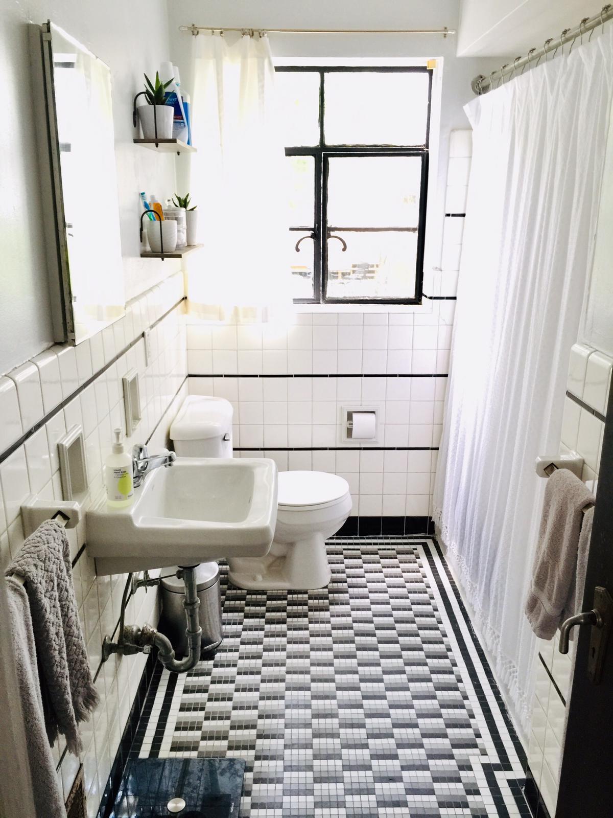 Bathroom - 1614 Ferndale Pl