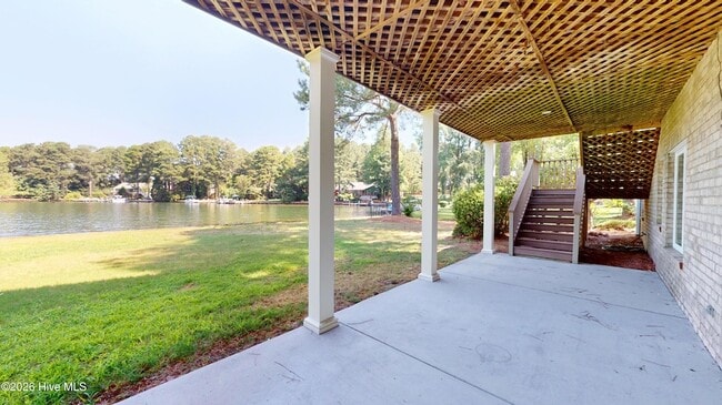 Building Photo - 110 Josephs Point