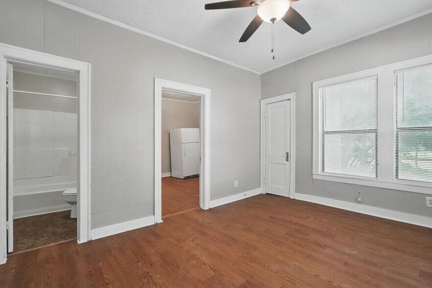Building Photo - 642 Beech St