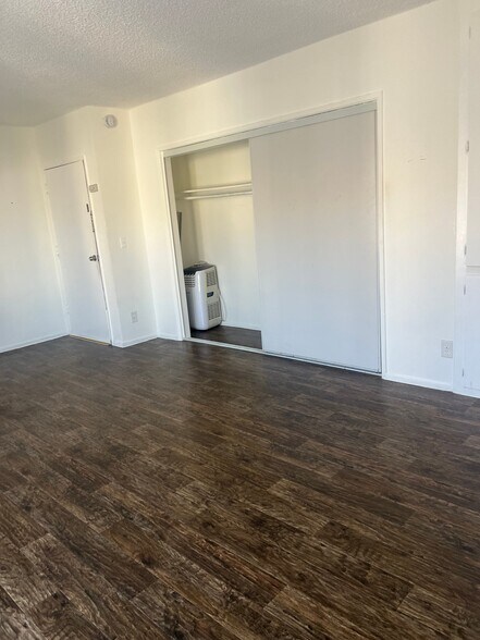 Building Photo - 3755 Vinton Ave