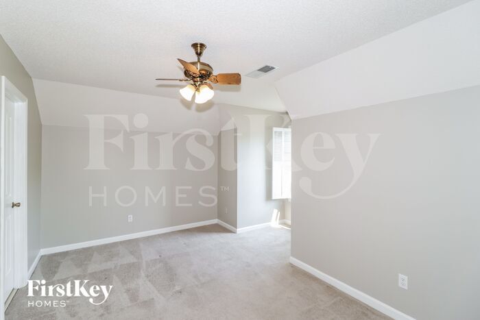 Building Photo - 8410 Walnut Tree Dr