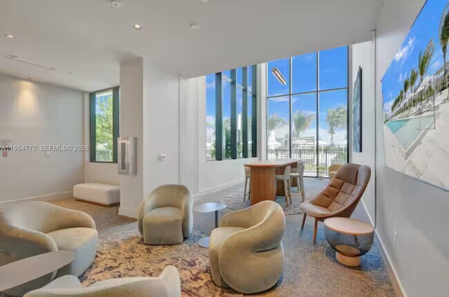 Building Photo - 580 72nd St