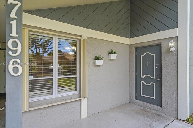Building Photo - 7196 SW 22nd Pl