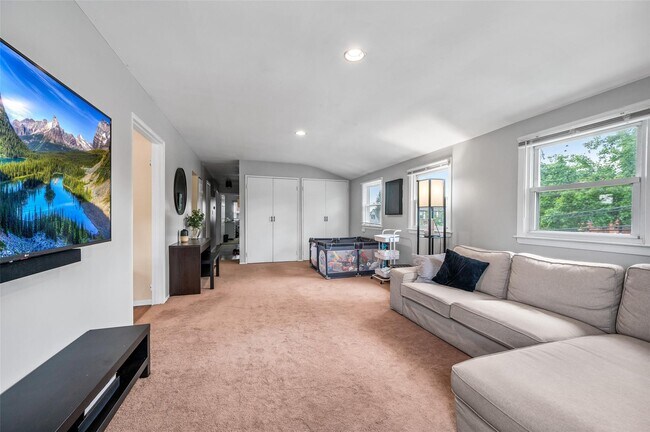 Primary Photo - 43-11 220th Pl