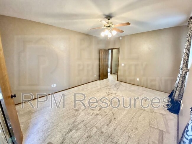 Building Photo - 216 Castle Rock Rd