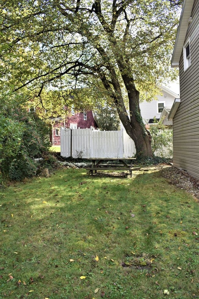 Building Photo - 209-211 N Clymer Ave