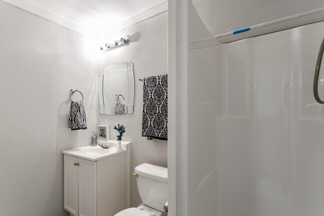 Building Photo - 9108 Quail Ridge Dr
