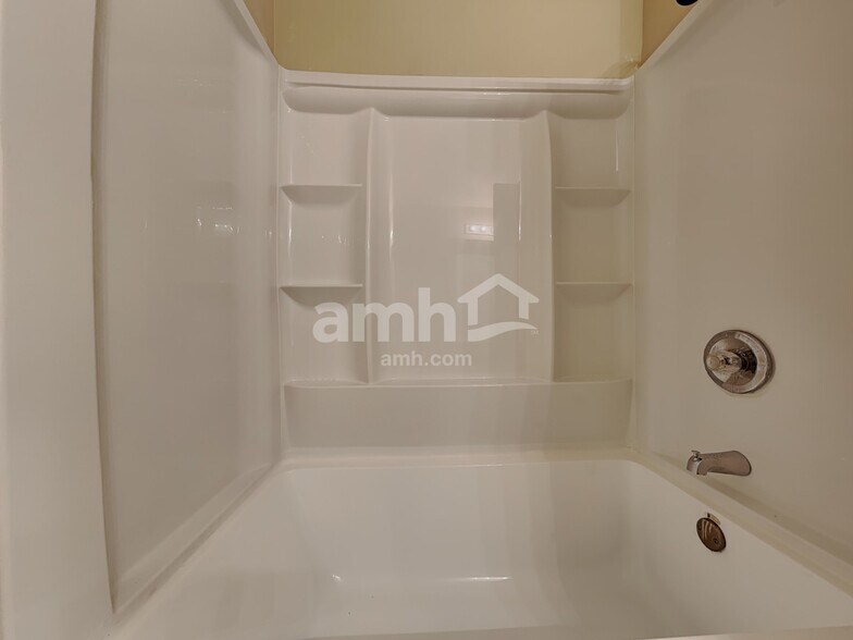 Building Photo - 2724 Maderia Cir