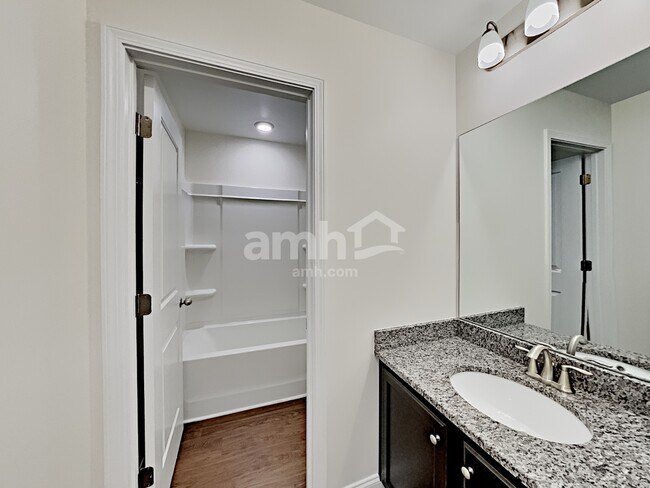 Building Photo - 4328 Longfellow Dr