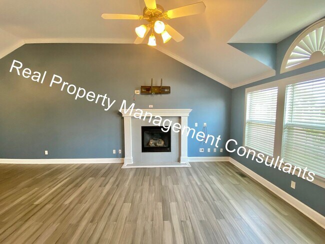 Building Photo - 3 Bedroom in Lees Summit School District