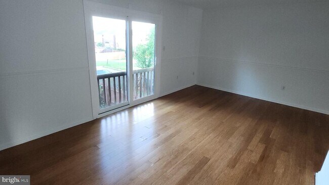 Building Photo - 10193 Farragut Ct