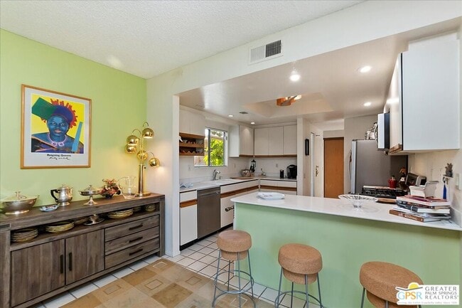 Building Photo - 1326 Tiffany Cir N