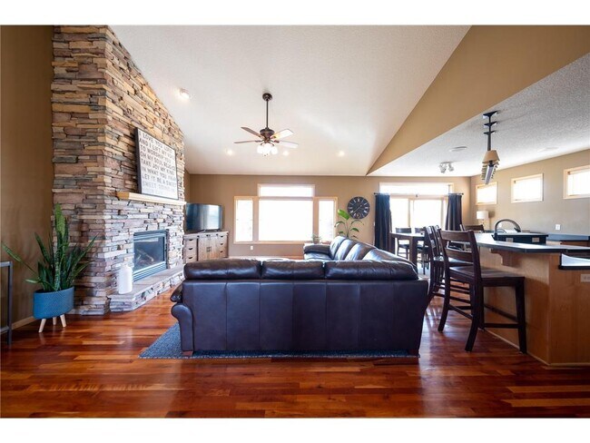 Building Photo - 6531 Century Ln