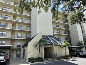 Building Photo - 2900 Cove Cay Dr