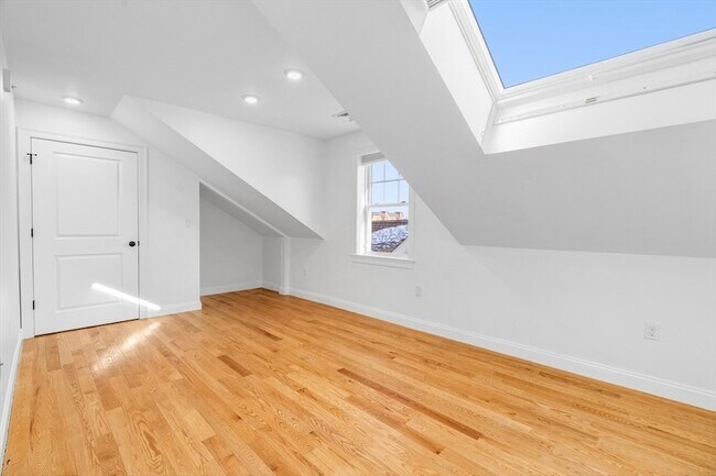 Building Photo - 1-3 Howard Place Unit 3