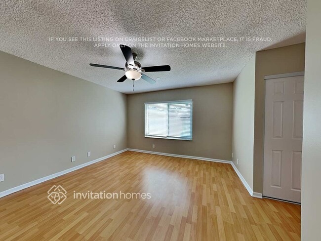 Building Photo - 224 W Riverbend Dr