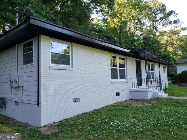 Building Photo - 2975 Jones St