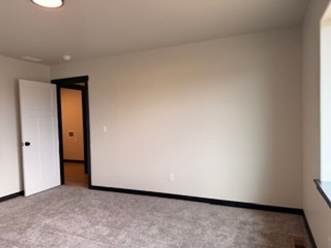 Building Photo - 6170 Ballantree Lp