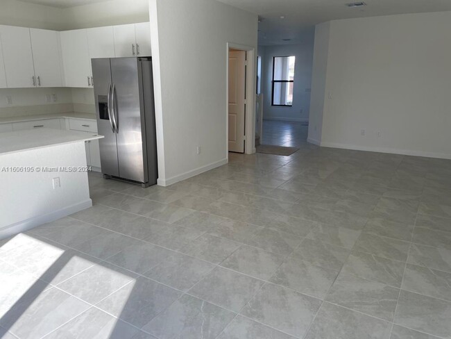 Building Photo - 212 SW 159th Terrace