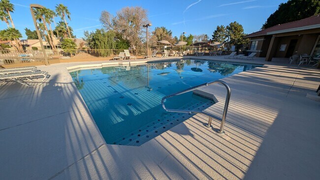Building Photo - 2 Bedroom Home at The Springs Near E. Chandler Blvd. and S. Cooper Rd