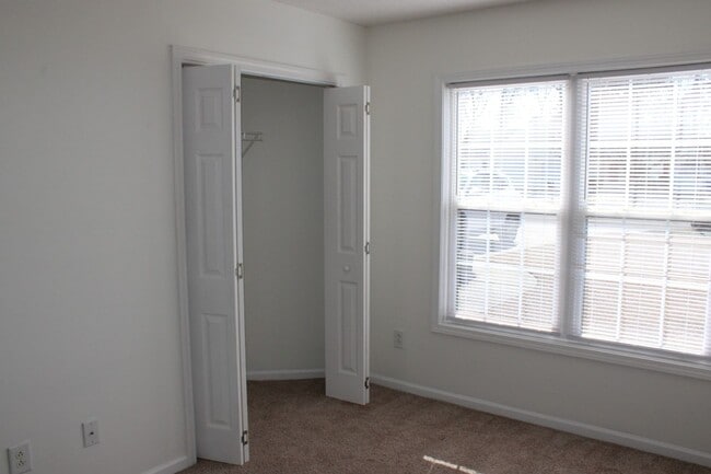 Building Photo - Charming Duplex in Havelock