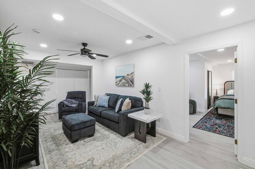 Building Photo - 1918 Marshallfield Ln