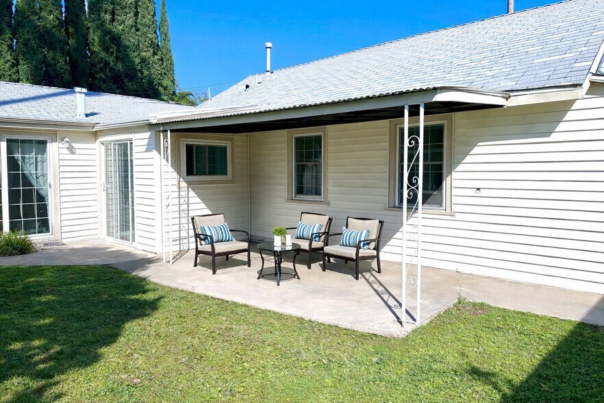 Building Photo - 7445 Orion Ave