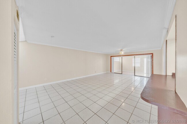 Building Photo - 221 NW 43rd Pl