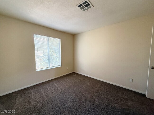 Building Photo - 7200 W Pirates Cove Rd