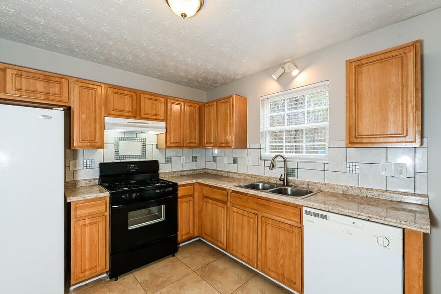 Building Photo - 10139 Jefferson Village Dr SW