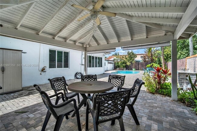 Building Photo - 5901 SW 45th St