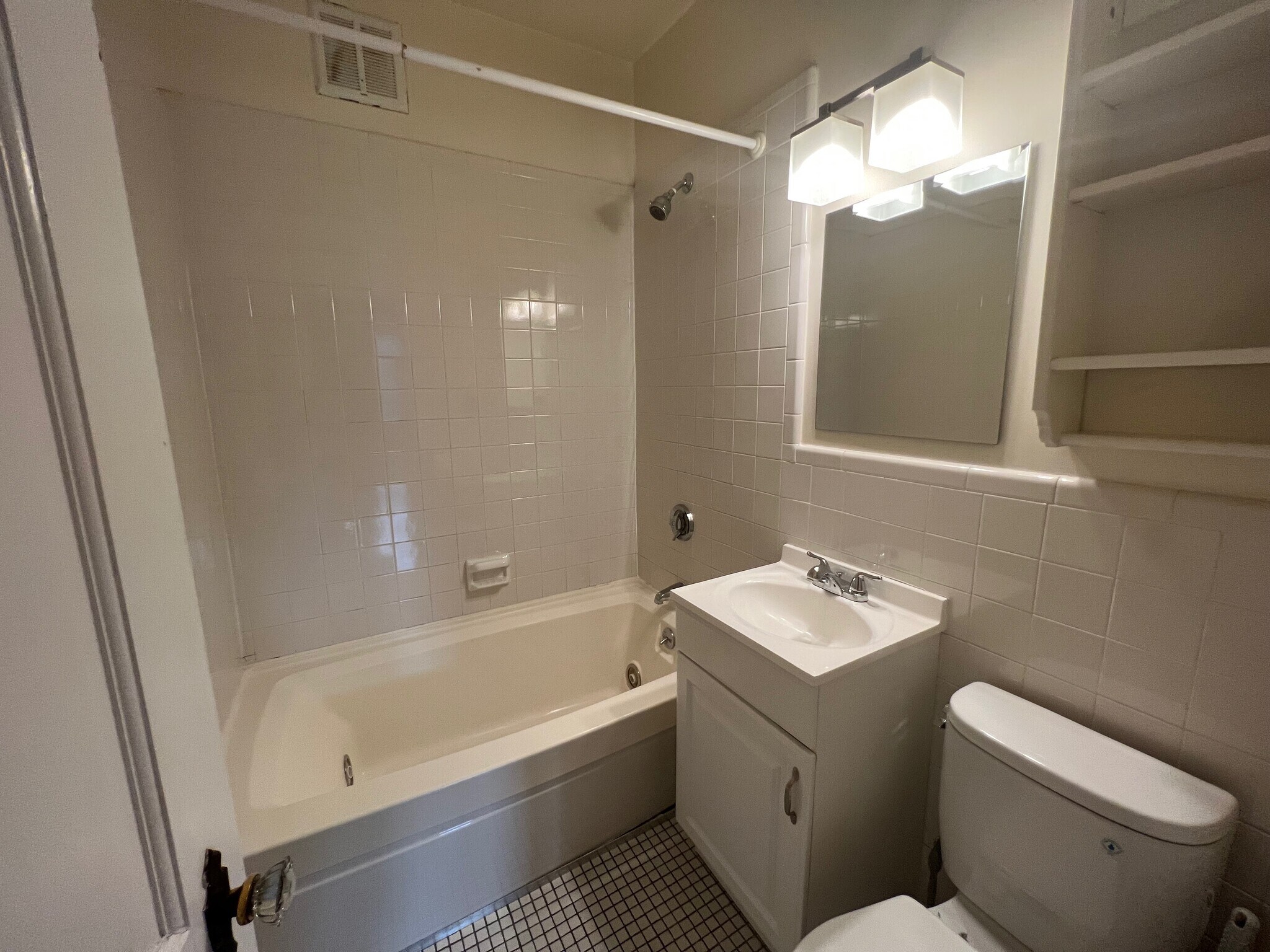 Building Photo - 10 Jamaicaway