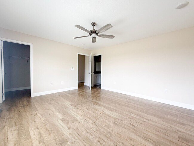 Building Photo - Bright & Spacious 3BR/2BA Home with 2-Car Garage Near I-40 in Crossville