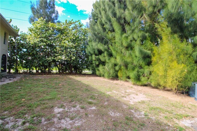 Building Photo - 4300 Gulfstream Dr