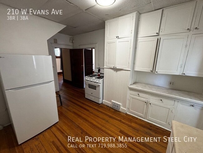 Building Photo - 210 W Evans Ave