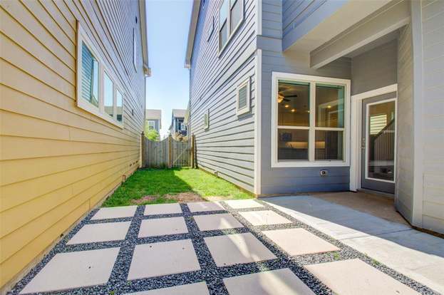Building Photo - 18118 Moonlit River Dr
