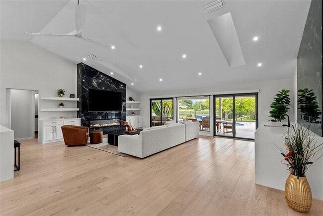 Building Photo - 8611 Gullane Ct