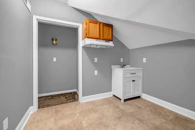 Building Photo - SPACIOUS 6 BEDS | 3 BATHS - DOWNTOWN ATLANTA - ATLANTA HOUSING VOUCHERS ACCEPTED