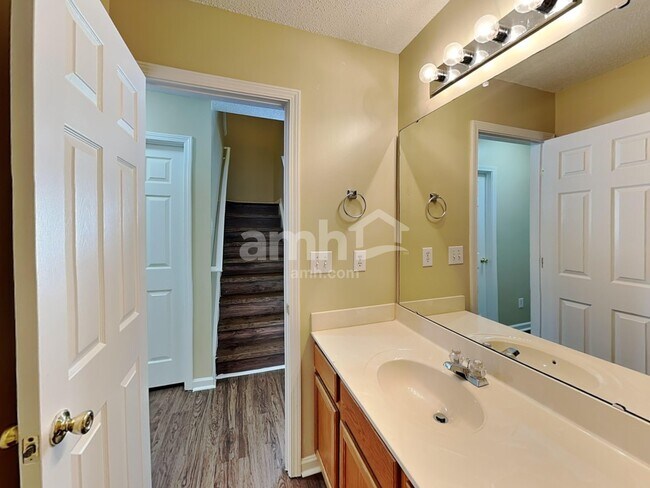 Building Photo - 3052 Teton Dr