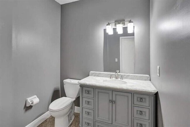 Building Photo - 11032 Boston Dr