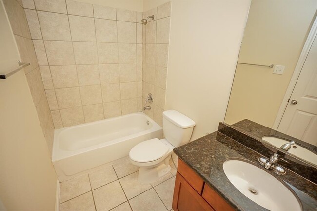 Building Photo - 4411 Koehler St
