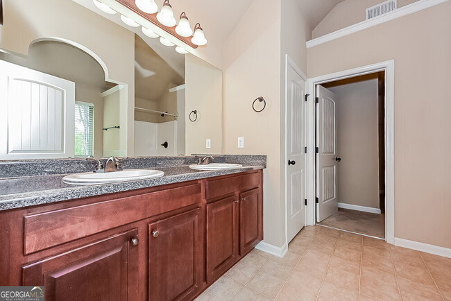 Building Photo - 9105 Overlook Dr
