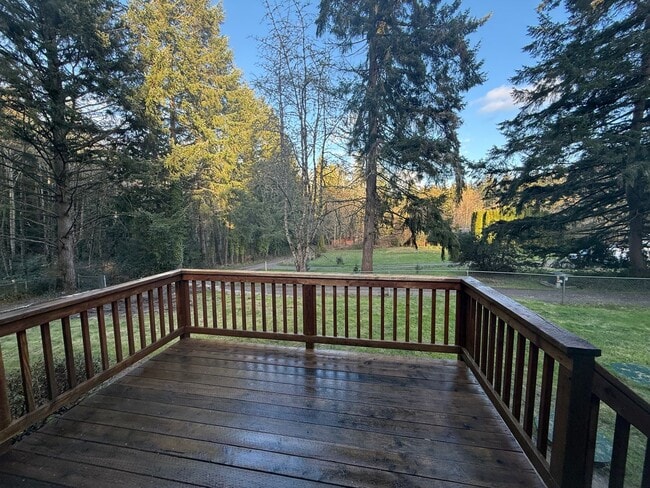 Building Photo - Spacious 3-Bed + Flex Room on Private Fenced 2 Acres, Huge Shop