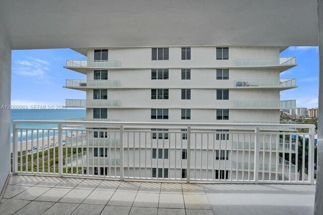 Building Photo - 710 N Ocean Blvd