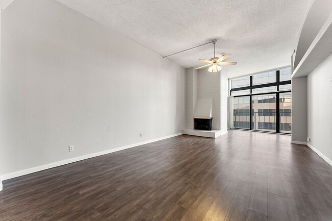 Building Photo - PENTHOUSE LEVEL Condo in LoDo!